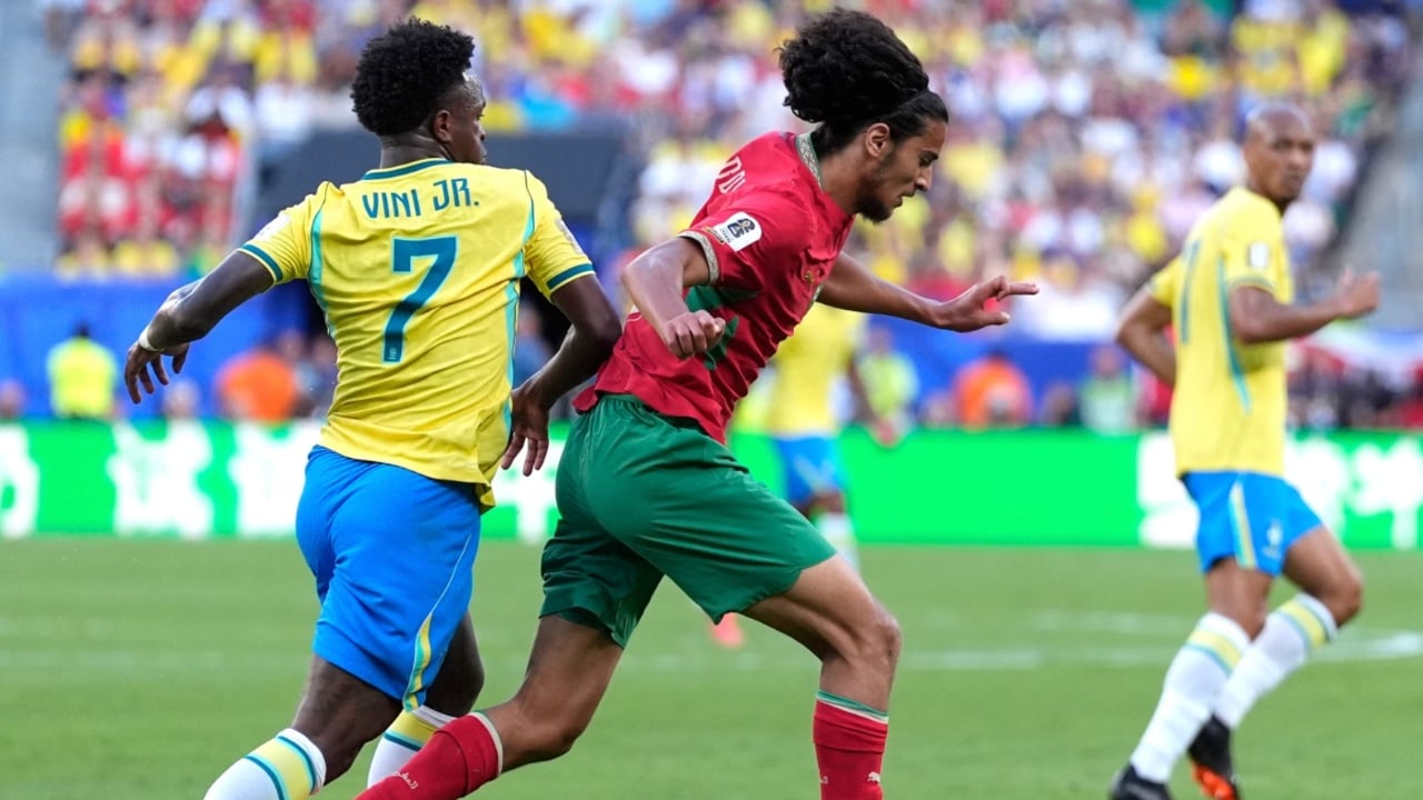 Brazili në gjunjë përballë një fëmije  Mediat e huaja zbulojnë djaloshin 18 vjeçar që po bën ligjin në Botëror