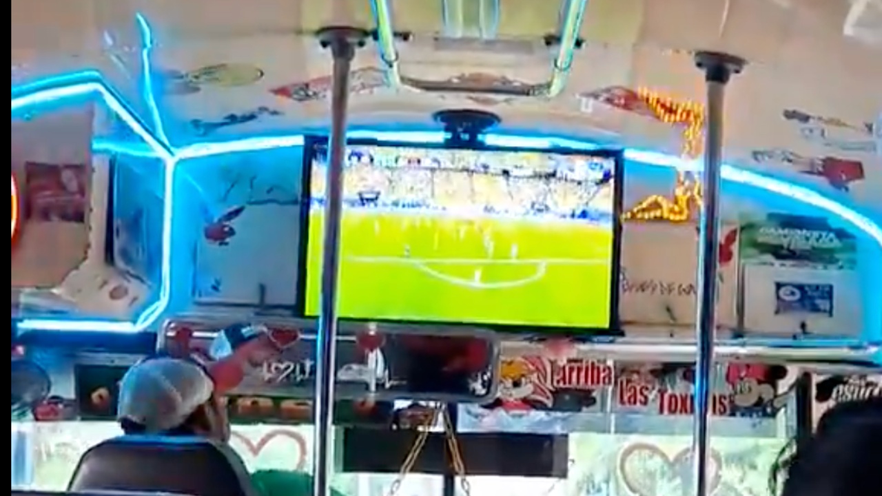 A është ky shërbimi më i mirë në botë  Urbanin në Meksikë kthehet në  stadium  për pasagjerët 