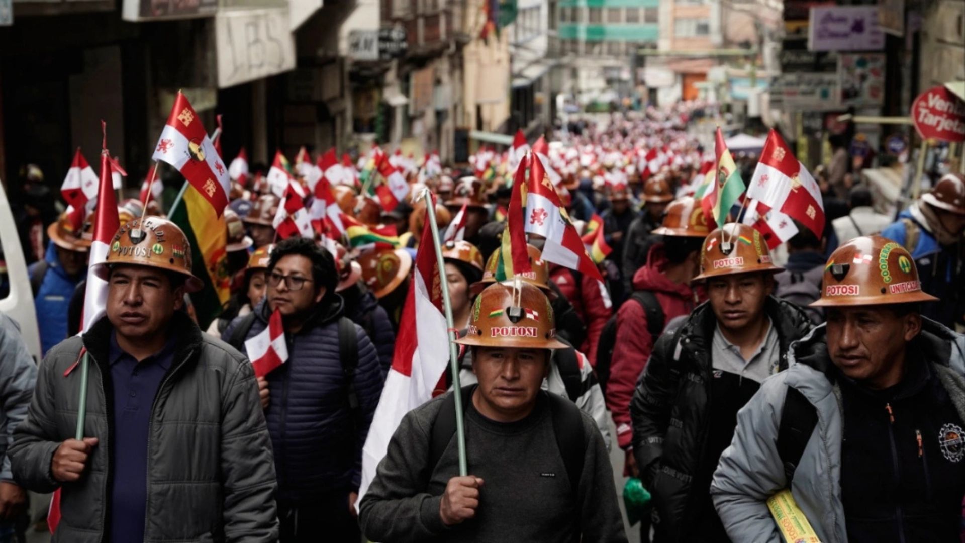 pas-shtate-javesh-paralize-ne-te-gjithe-vendin-marrin-fund-bllokadat-e-protestat-ne-bolivi