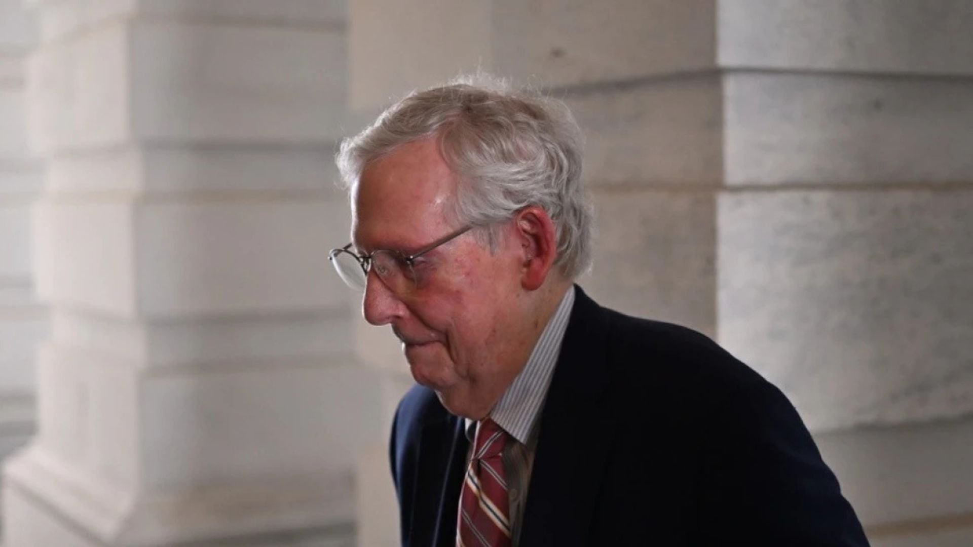 Udhëhoqi republikanët në Kongres gjatë mandatit të parë të Trump  shtrohet në spital senatori 84 vjeçar  Mitch McConnell