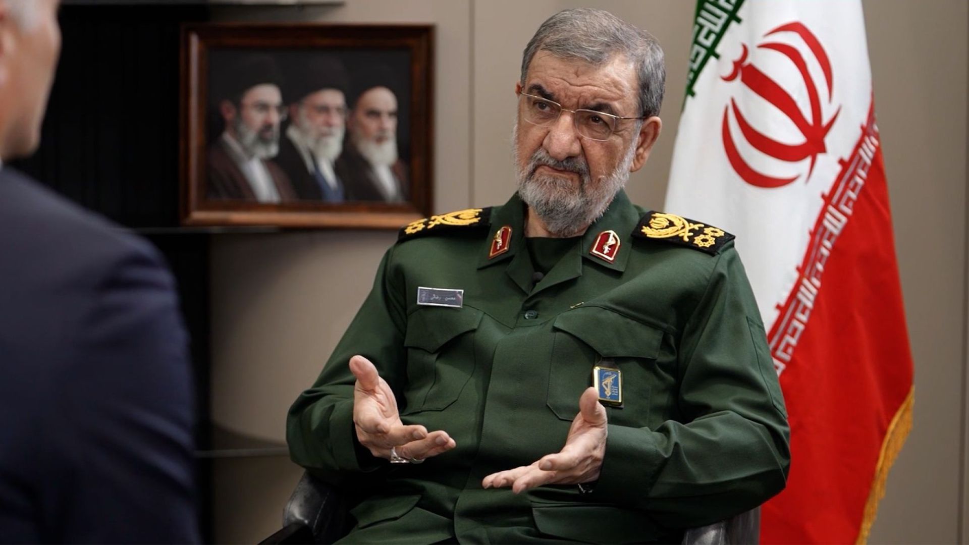 negociatat-kane-ndalur-nga-bllokimi-i-24-miliarde-dollare-asetesh-iraniane-keshilltari-i-mojtaba-khameneit-topi-eshte-ne-fushen-e-trump