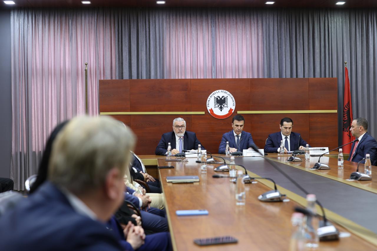 ministri-gogu-prezanton-rekomandimet-prioritare-2026-evazioni-krimi-kibernetik-dhe-trafiku-ne-fokusin-kryesor
