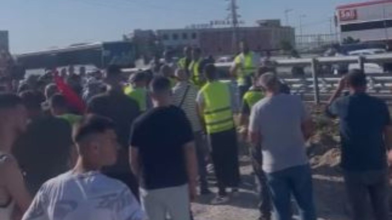 Protestë në Yrshek  banorët kundër heqjes së mbikalimit  Na detyron të ecim me kilometra të tërë në këmbë