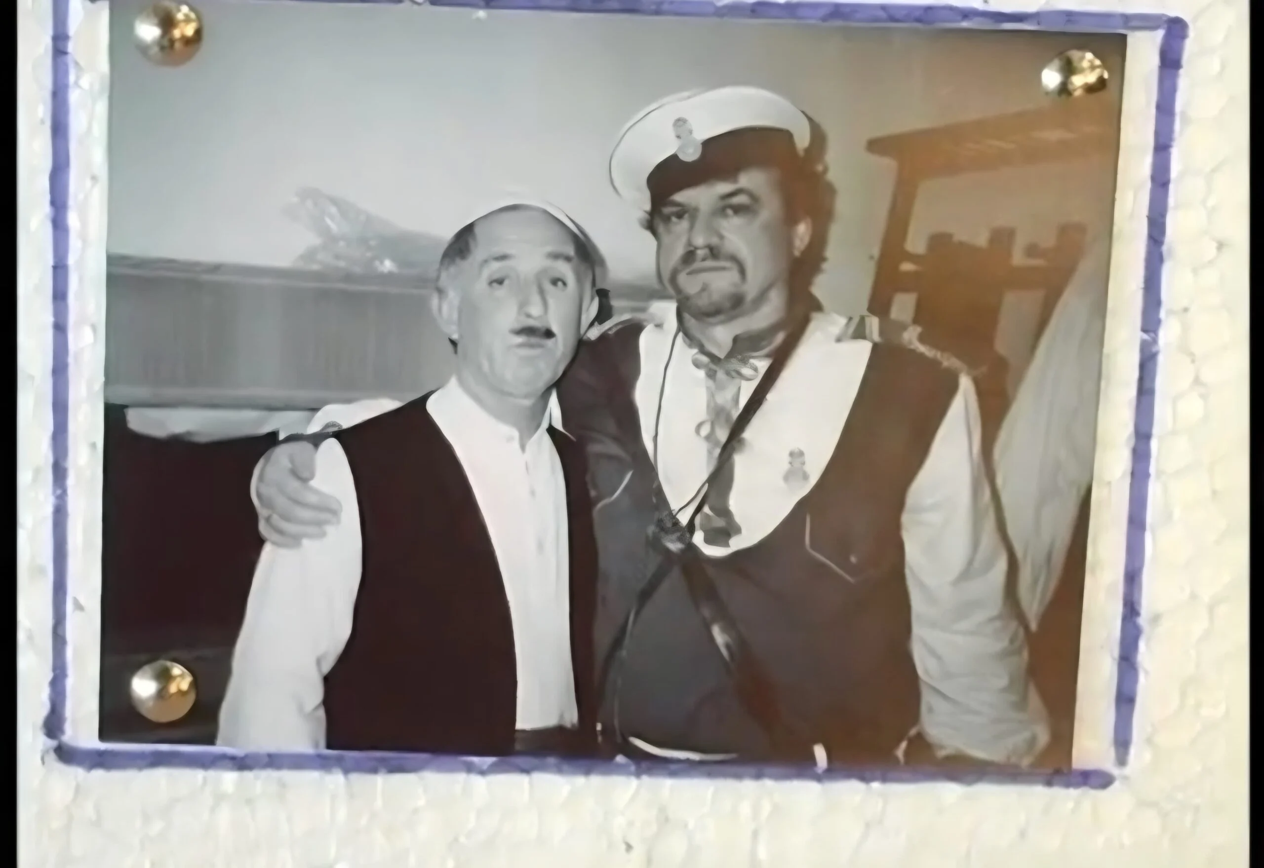 Mbahen në Fier homazhe për aktorin Sotir Stefa  të pranishëm figura të mëdha të humorit shqiptar