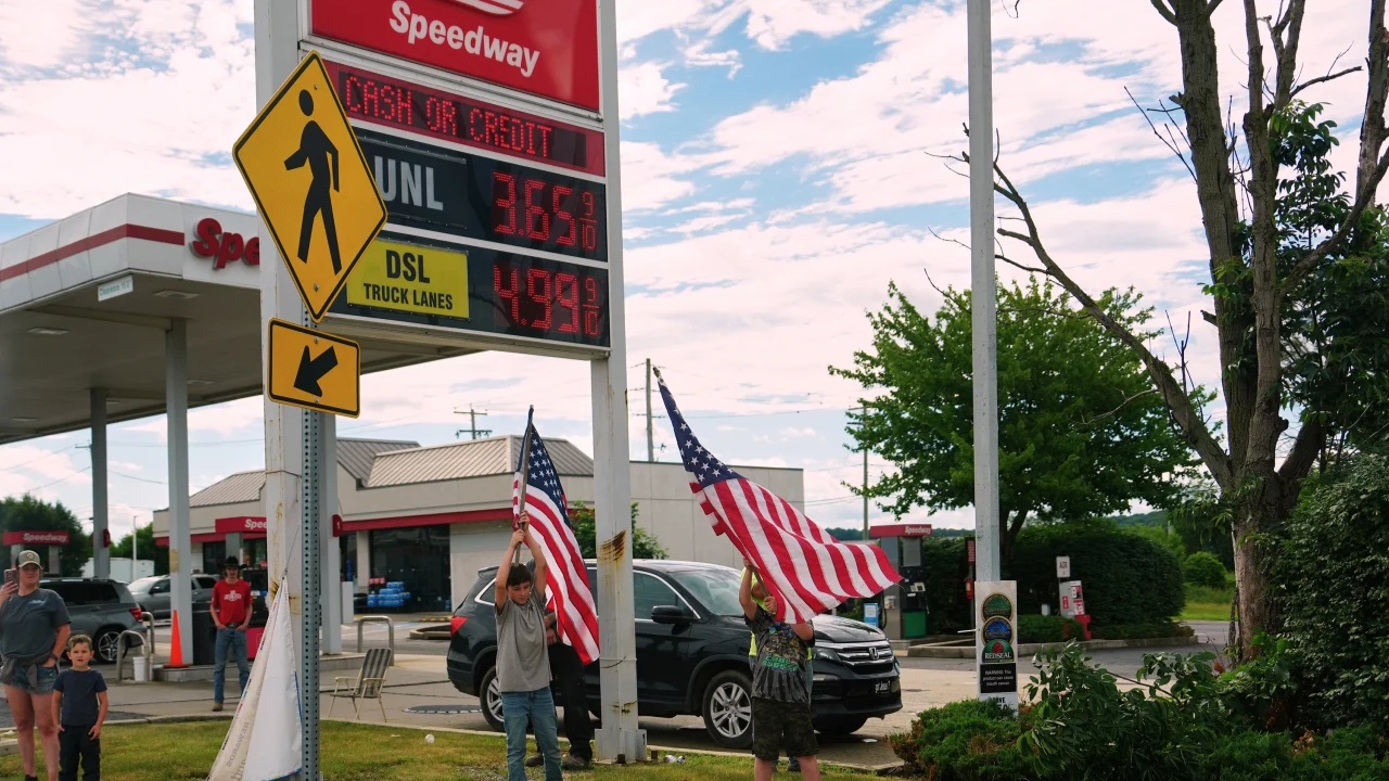 Nafta nën 5 dollarë në SHBA  çmimet bien pas lehtësimit të tensioneve në Lindjen e Mesme