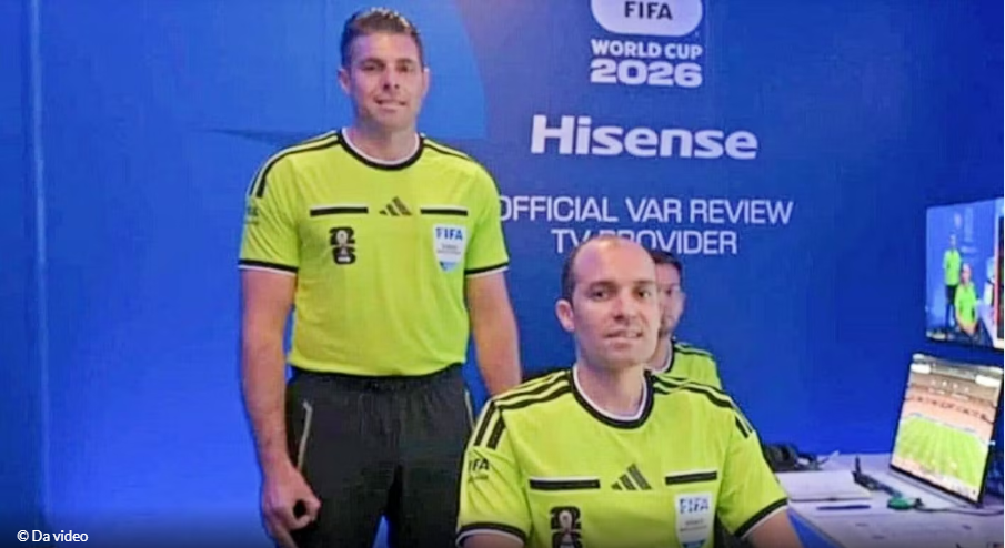 Gjesti në VAR ndez debat për simbolika ekstremiste  FIFA hap hetim ndaj arbitrit australian