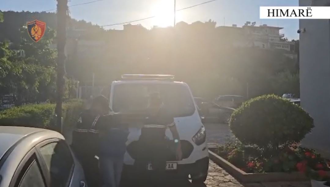 Dyshohet për disa vjedhje në banesa dhe biznese në Himarë  arrestohet 37 vjeçari nga Kruja