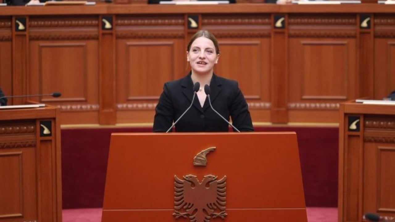 nese-familjes-sime-i-preket-nji-qime-floku-s-kam-me-lane-pa-ju-shkaterrue-mesazhi-i-deputetes-qe-la-grupin-e-ps-koceku-sa-te-kem-jete