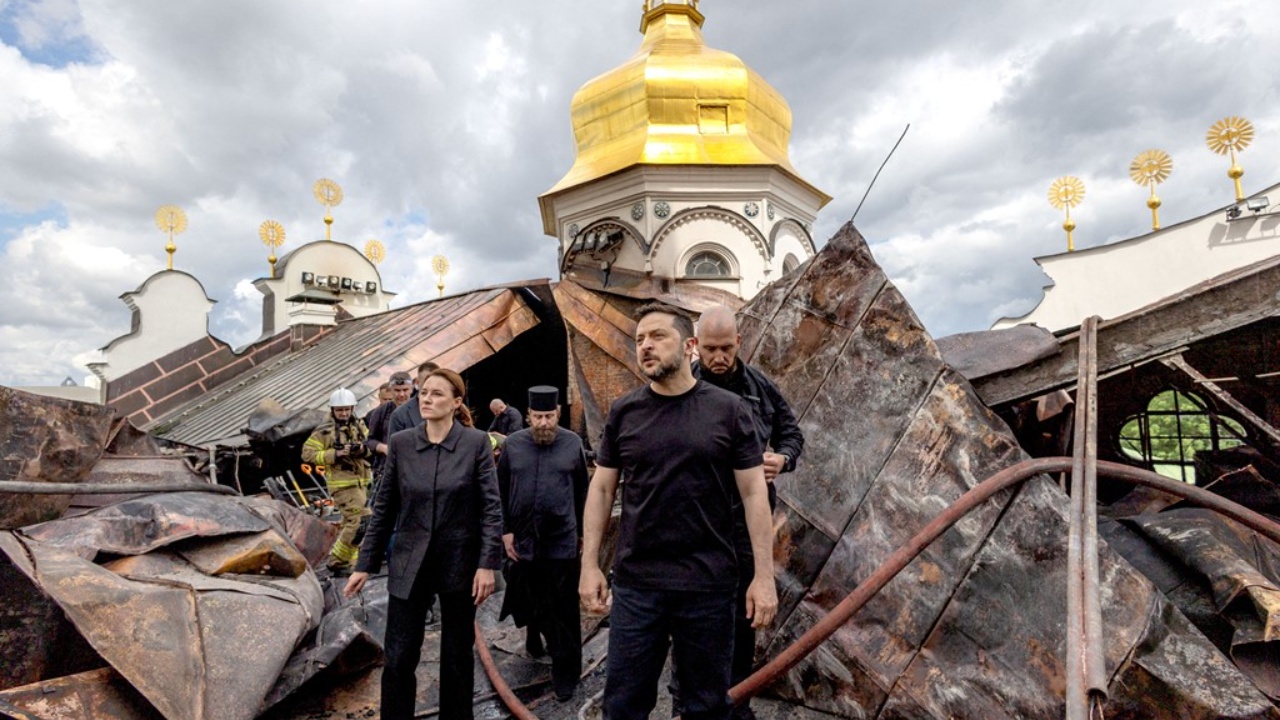 Sulmi rus mbi katedralen simbol të Kievit  Zelensky  Krim ndaj kulturës së krishterë