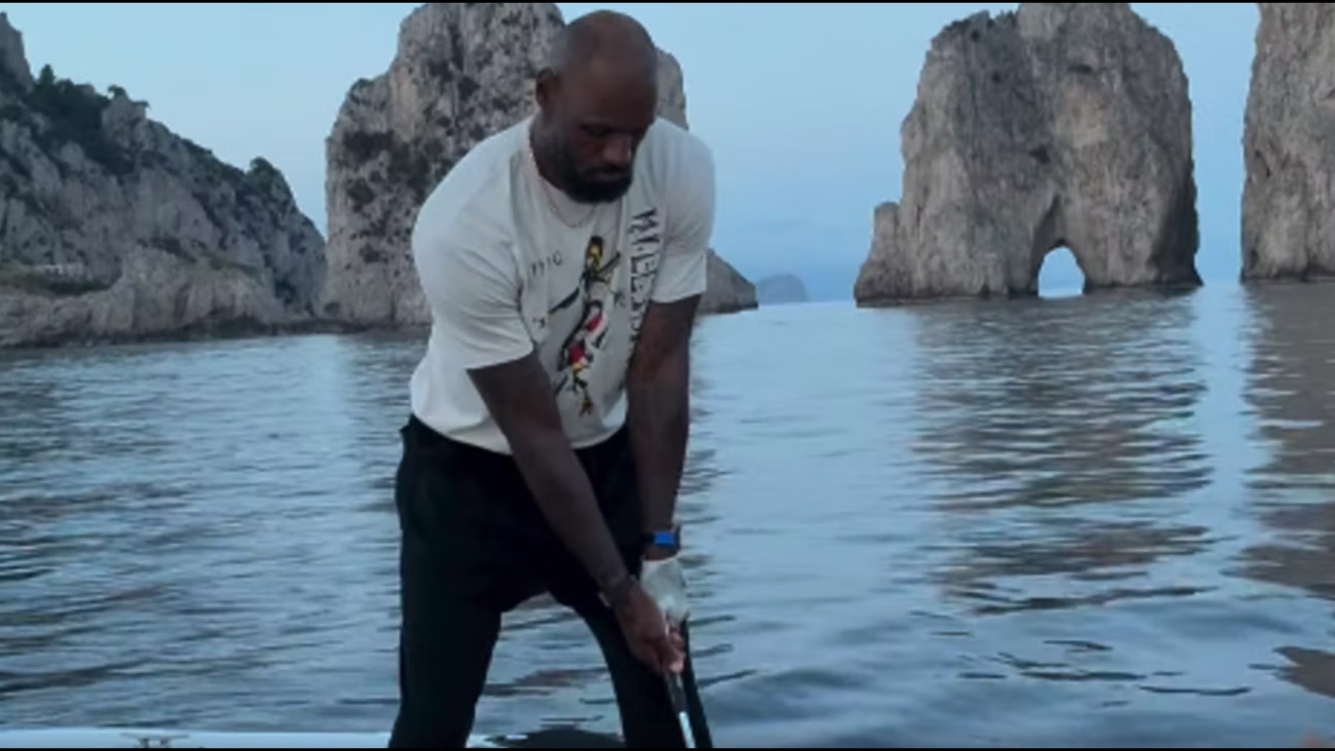 LeBron James  pushime në Itali në versionin golfist  shpërthejnë polemikat