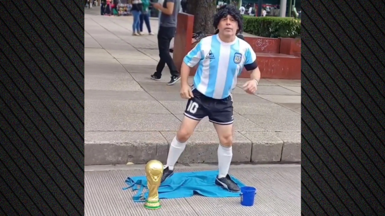 Nuk do t u besoni syve  Shfaqet  El Pibe de Oro  në mes të rrugës  videoja që po çmend rrjetet sociale