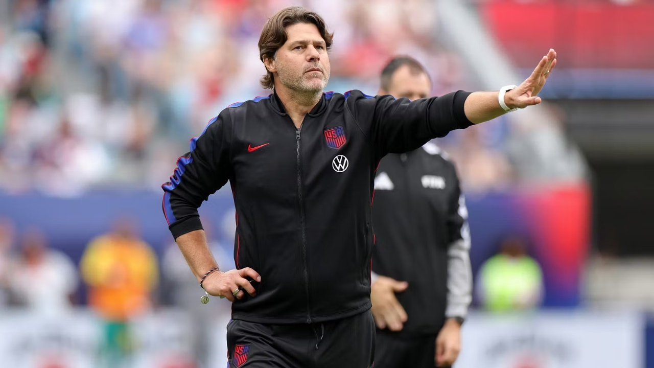 milani-ne-hall-per-trajner-pochettino-le-te-hapur-mundesine-per-te-drejtuar-kuqezinjte-kam-takuar-njerez-nga-klube-te-ndryshme-por