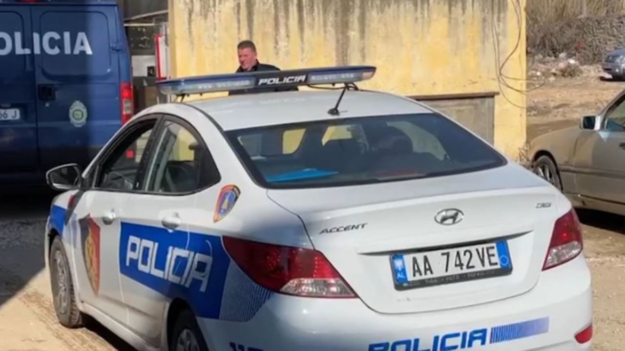 Grabitet një pikë karburanti gjatë natës në Krujë  autorët vjedhin xhiron ditore