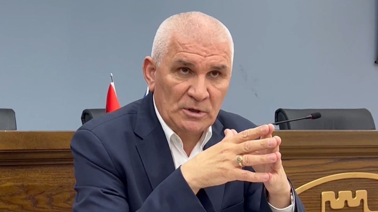 vendimi-per-emerimin-e-administratorit-i-paligjshem-rektori-i-universitetit-te-shkodres-paraqet-doreheqjen-zbulohet-letra-qe-i-dergoi-ministres-kumbaro