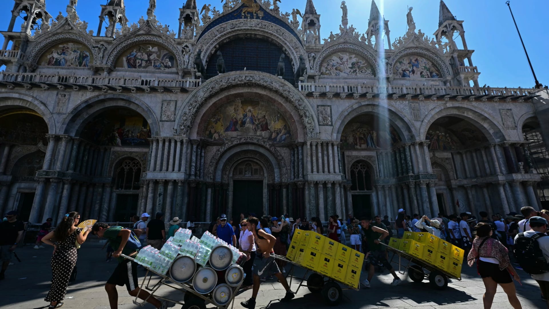 Vala e të nxehtit  pushton  Europën  Frikë nga thatësira në Itali  rekorde temperaturash në të gjithë kontinentin