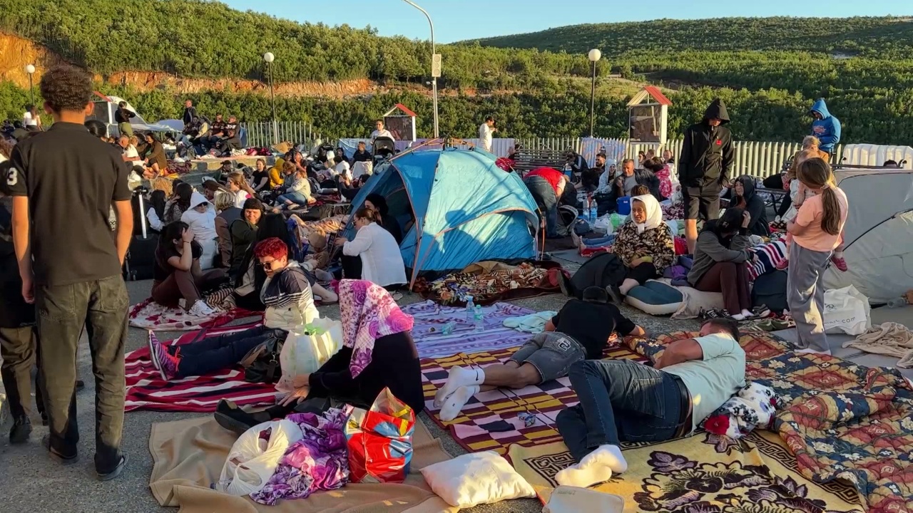 Një nga pelegrinazhet më të mëdha fetare në vend  mijëra besimtarë kalojnë natën në Kishën e Shna Ndout në Laç