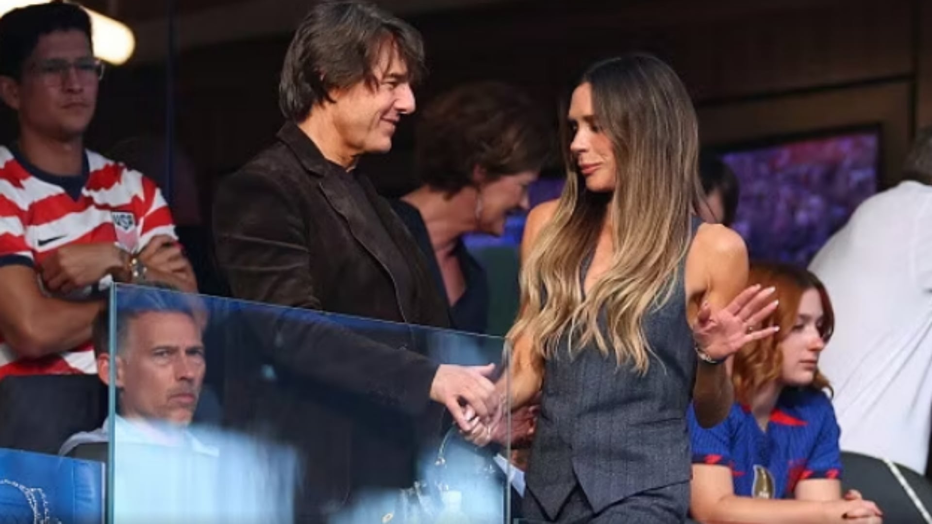 Botërori 2026  Nga Tom Cruise te Brad Pitt  yjet e Hollywood  në tribuna për ndeshjen hapëse të SHBA