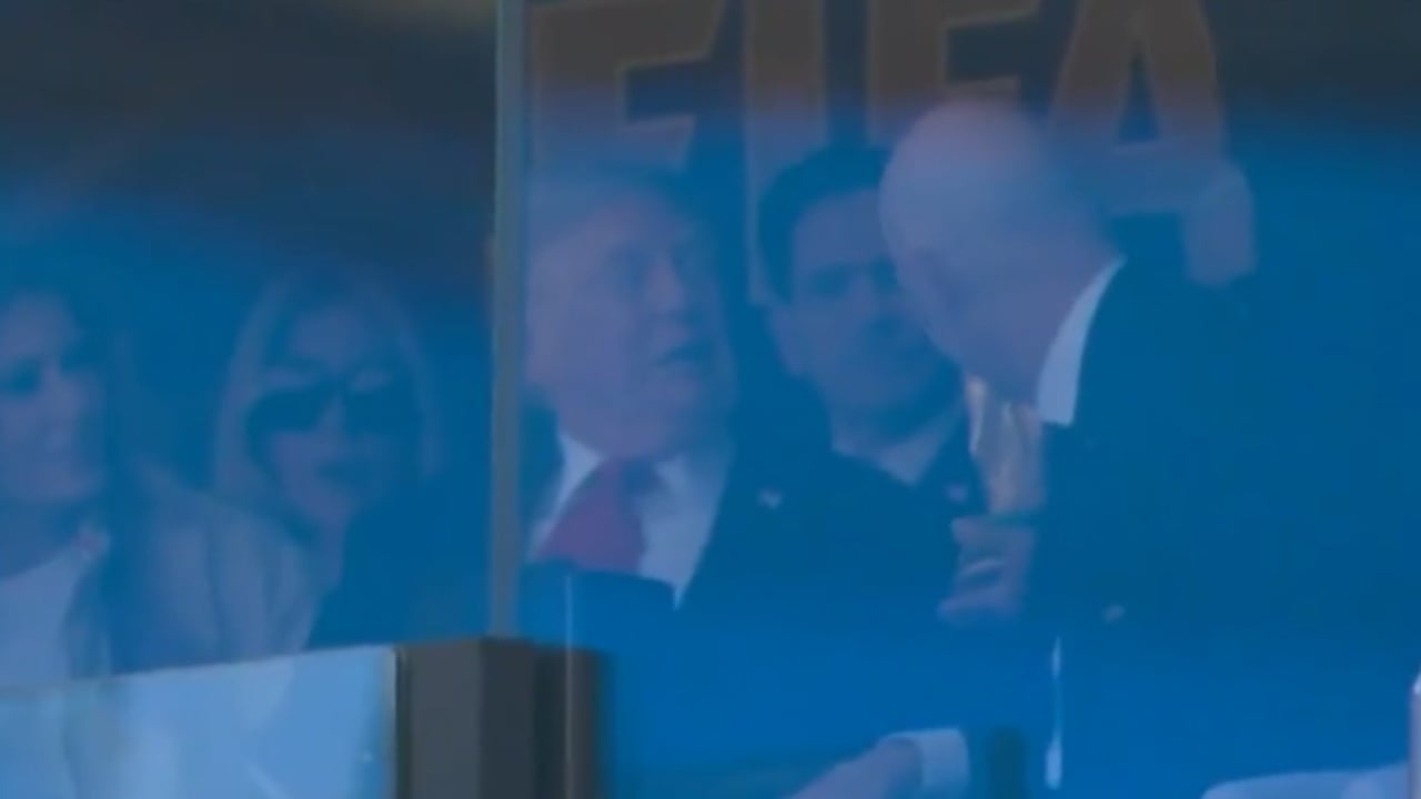 video-donald-trump-e-ndjek-finalen-e-boterorit-pas-xhamit-antiplumb-masat-e-sigurise-terheqin-vemendjen