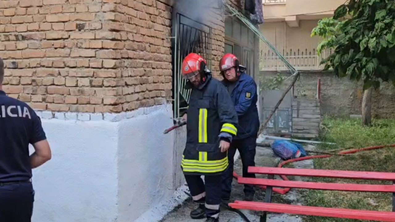 Zjarr në një banesë në Korçë  ndërron jetë i moshuari  detajet e para