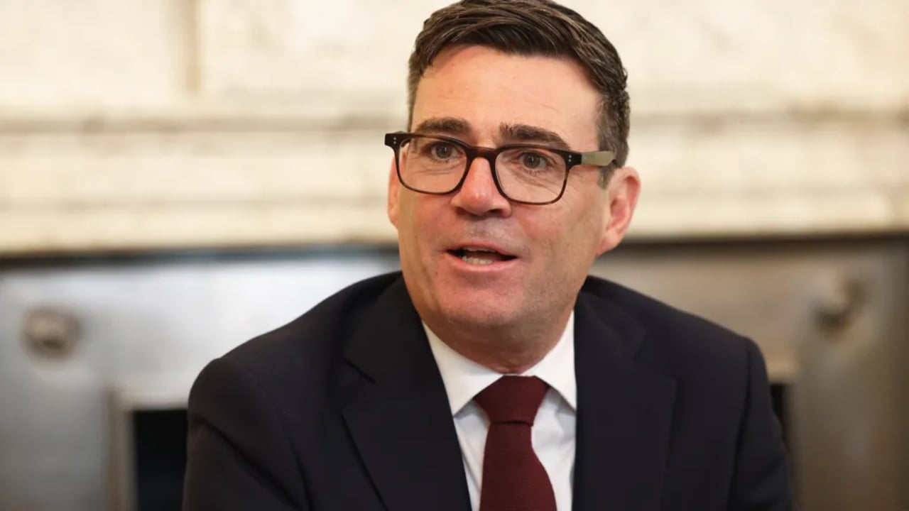 Shkarkimet  surprizat e kabinetit dhe politikat  24 orët e para të Andy Burnham si kryeministër i Britanisë