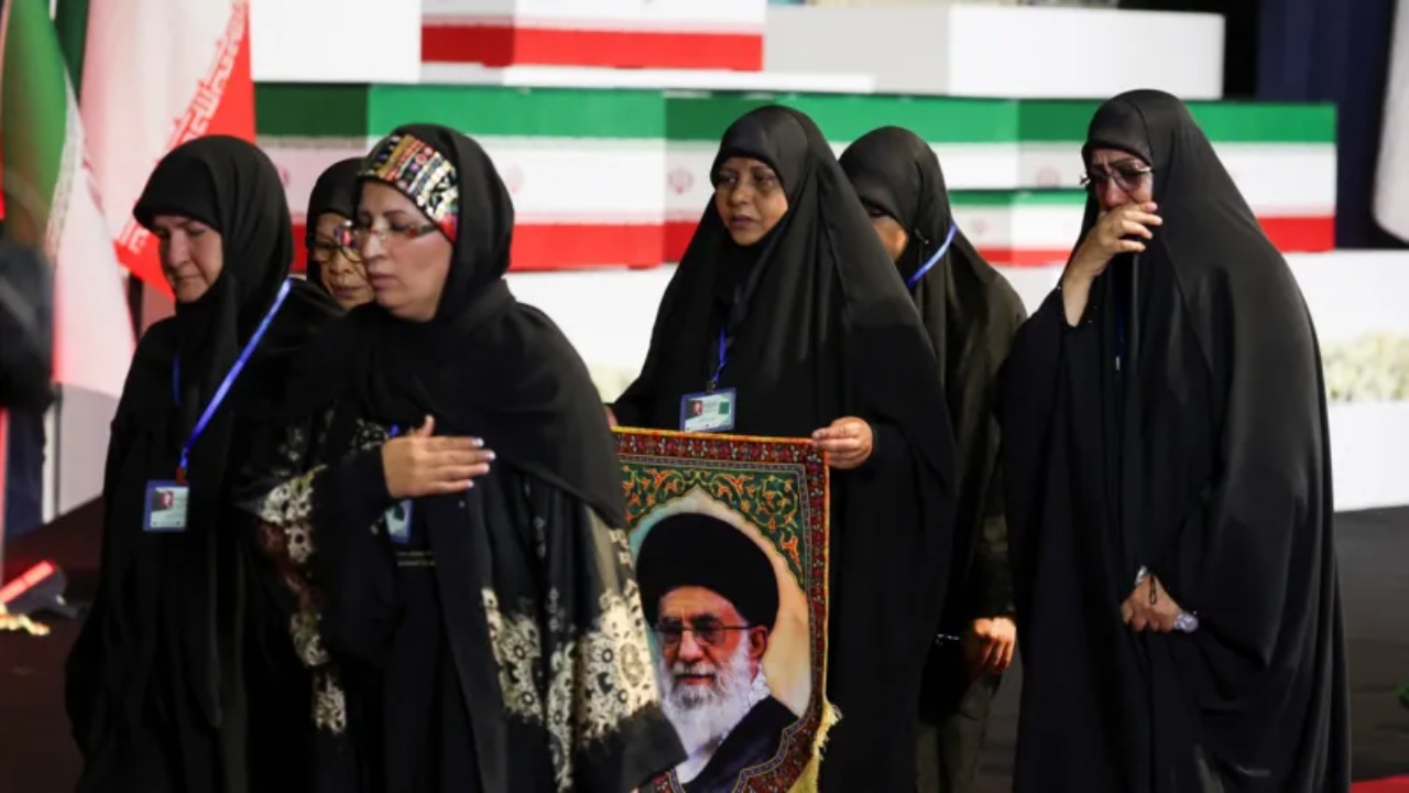 irani-nis-ceremonite-mortore-per-ajatollah-ali-khamenein-njoftohet-per-nje-seri-ceremonish-cfare-do-te-ndodhe