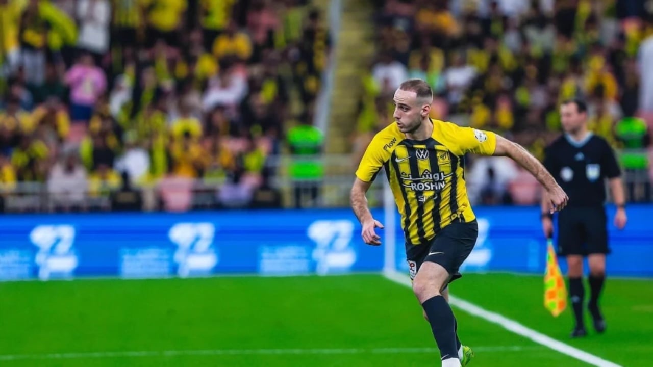 Mitaj rikthehet në Serie A  mbrojtësi kuqezi lë Al Ittihad dhe firmos me Genoan