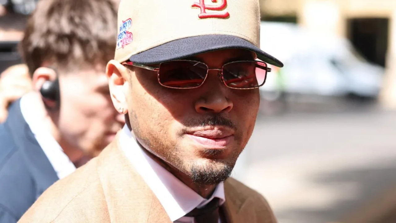 Sulmi në një klub nate në Londër  Chris Brown pranon fajësinë  shishe qelqi në kokë dhe shqelma producentit