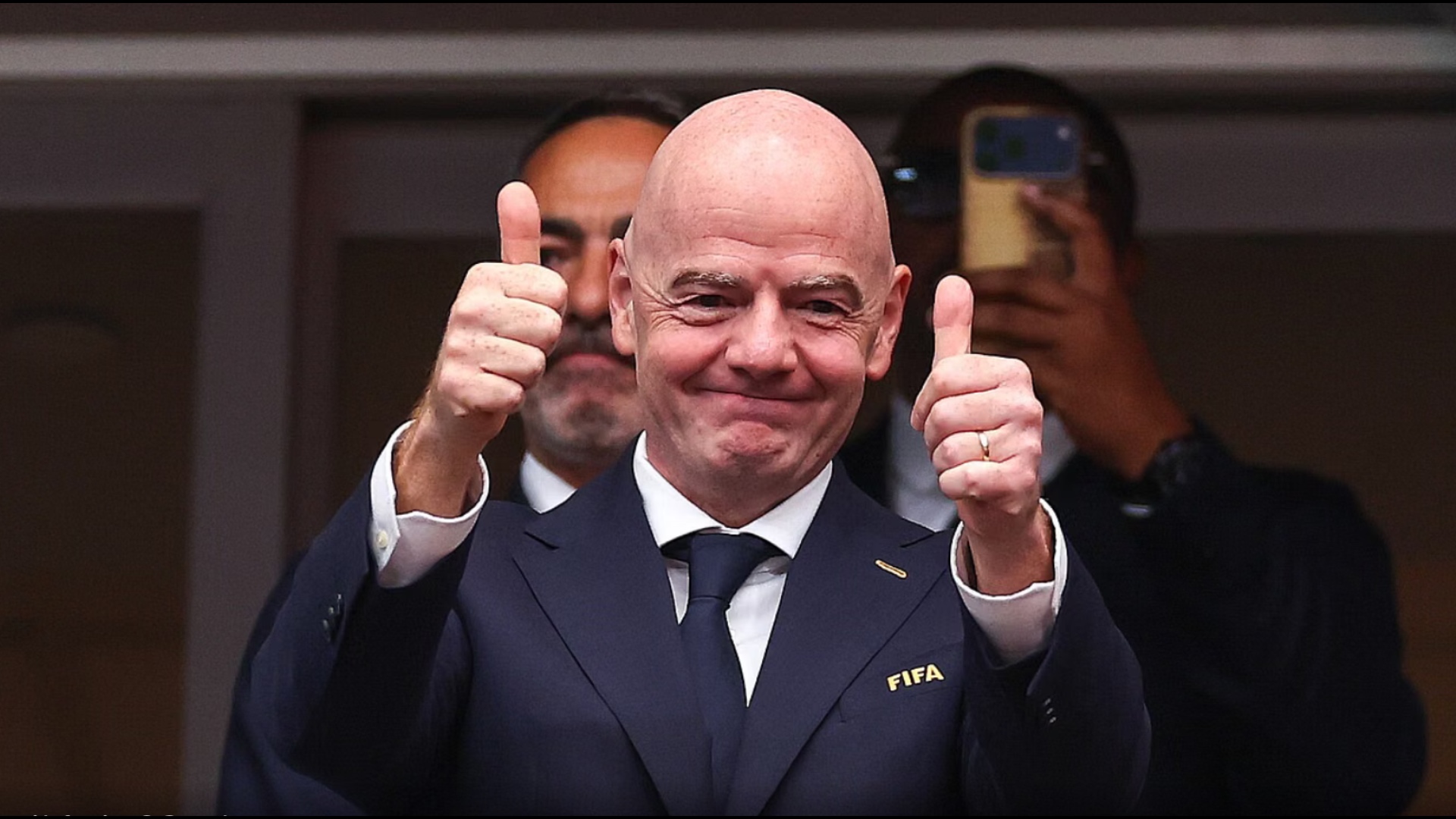 Nga njëri stadium  në tjetrin  Gianni Infantino  93 mijë km të përshkuara në 3 shtete