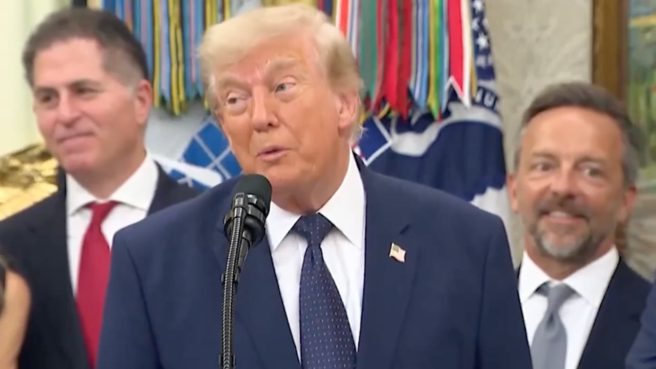  Ndërhyra vetë te FIFA   presidenti amerikan sulmon arbitrin  VAR in dhe  Biden 