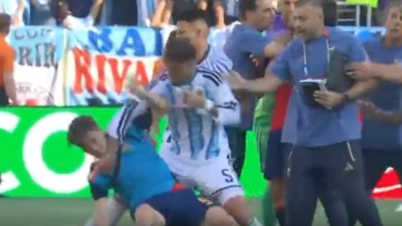 Video  Festa u kthye në kaos  grushte mes lojtarëve pas finales së Botërorit