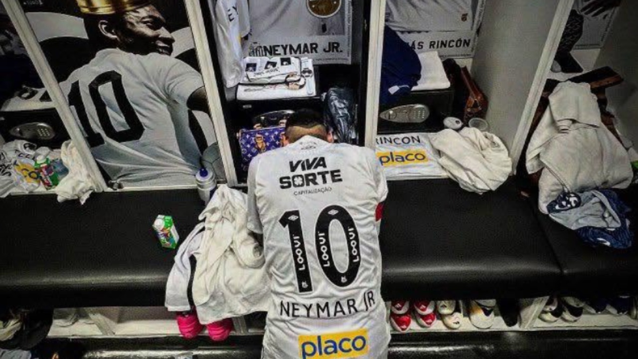 skandal-te-santos-neymar-terrorizon-dhomen-e-zhveshjes-shperthen-ne-fyerje-te-renda-ndaj-shokeve-te-skuadres