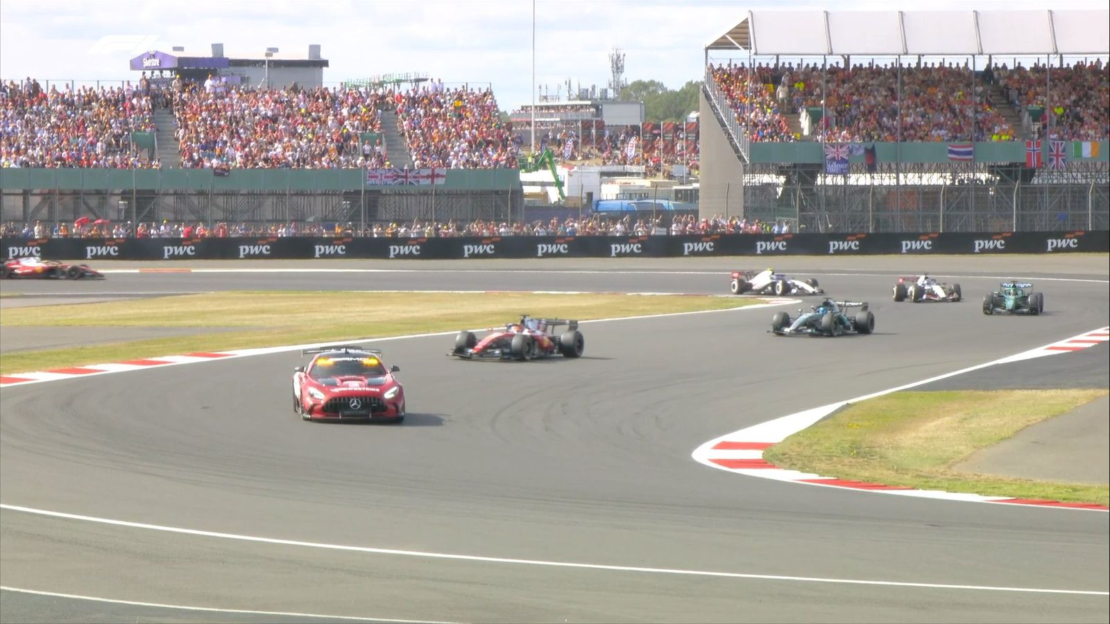 Formula 1  Garë e çmendur në Silverstone  Leclerc triumfon pas një fundi dramatik me makinë sigurie  Russell i dyti  Hamilton kompleton podiumin
