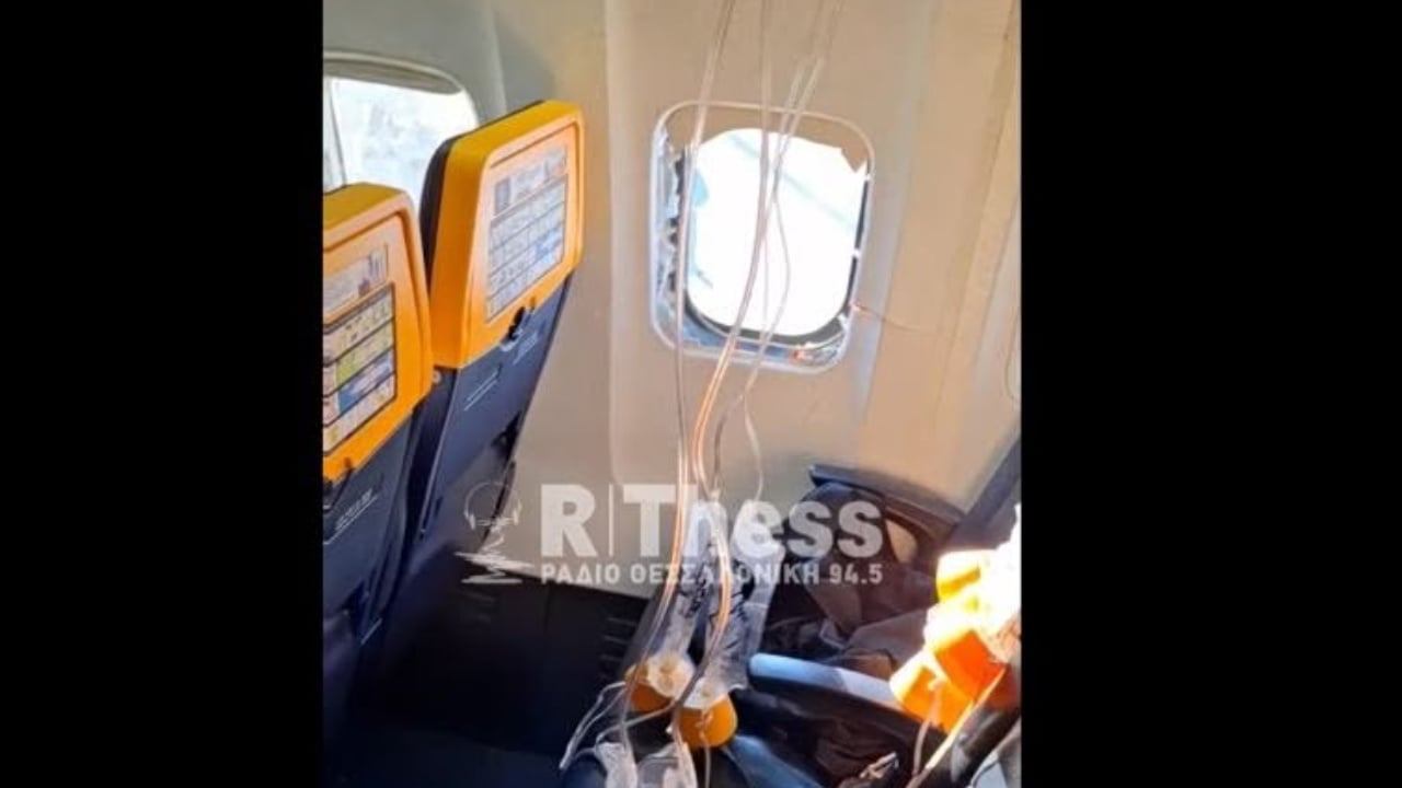 panik-ne-fluturimin-e-ryanair-nga-selaniku-drejt-mynihut-probleme-ne-motorin-e-avionit-nje-dritare-thyhet-ne-ajer-plagoset-nje-61-vjecar