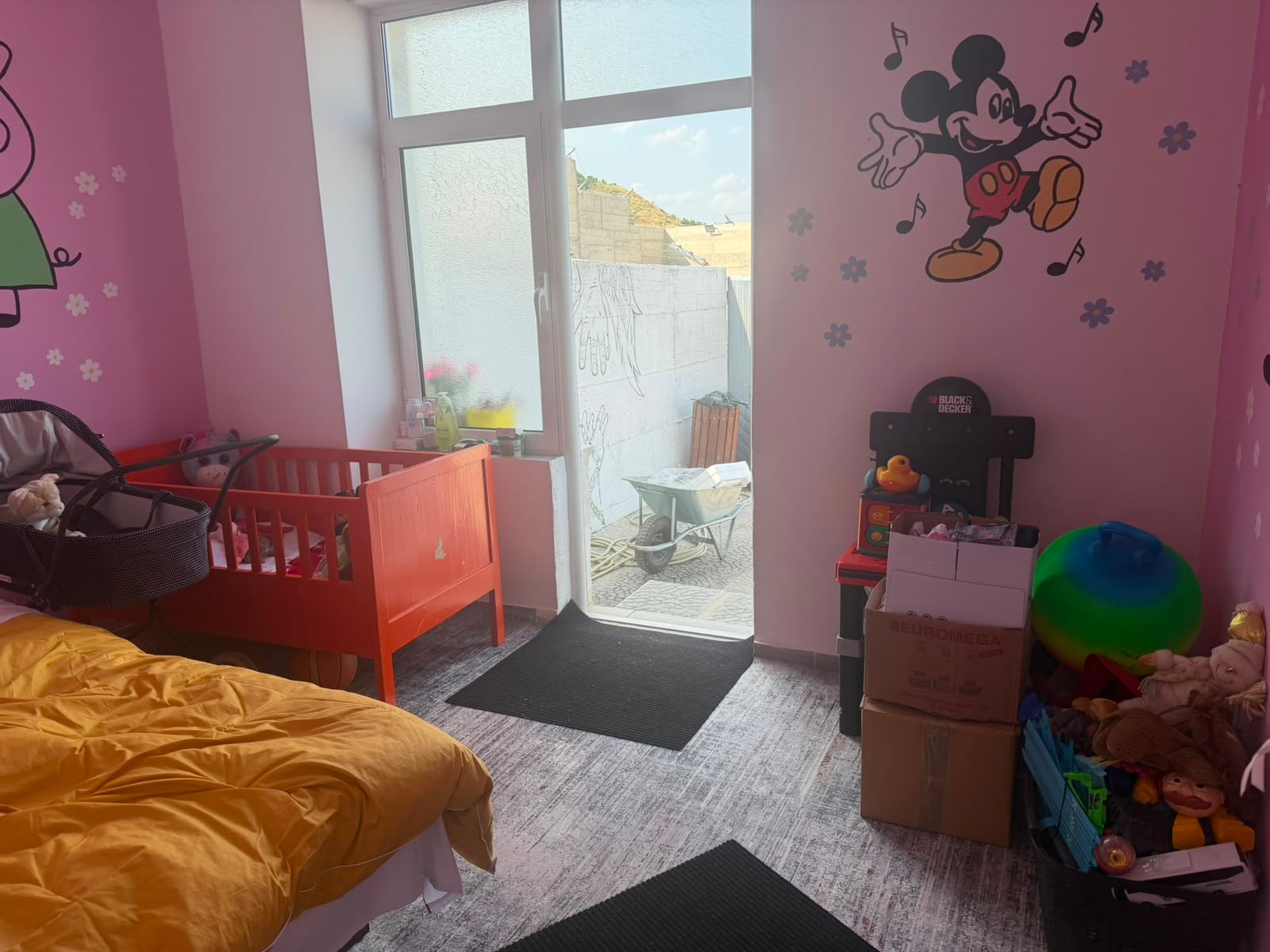U arrestua dhe u dërgua në burgun e Pojskës bashkë me foshnjën  publikohen pamjet e dhomës ku po mbahet nëna 34 vjeçare