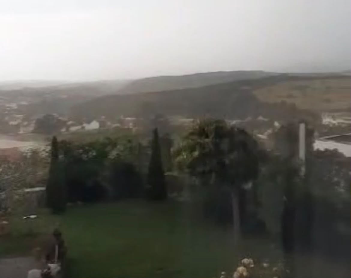 Stuhia e fuqishme prek edhe Vraniqin e Suharekës  erërat e forta shkaktojnë dëme të mëdha