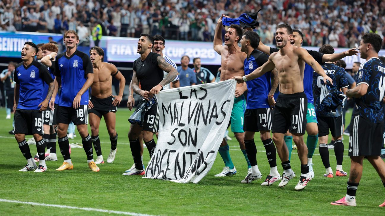 Festa e Argjentinës merr ngjyrim politik  Lojtarët shfaqin mesazhin për Ishujt Falkland  pritet dënim i rëndë nga ana e FIFA s