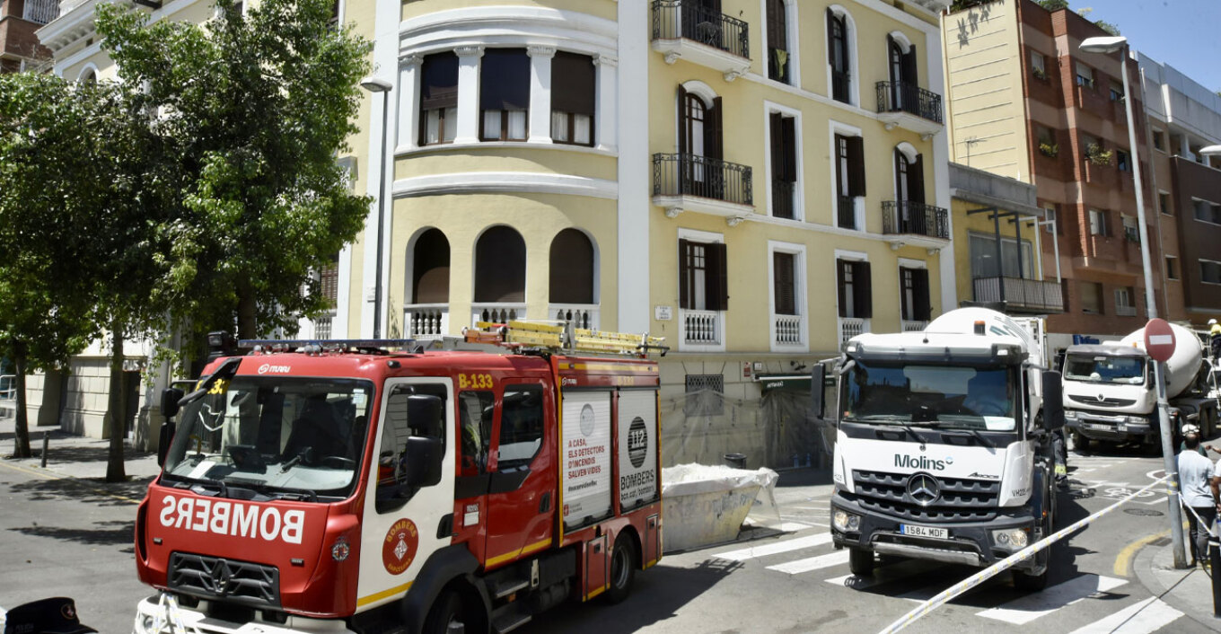 Një gropë gjigante hapet në Barcelonë  evakuohen banorët e pesë pallateve
