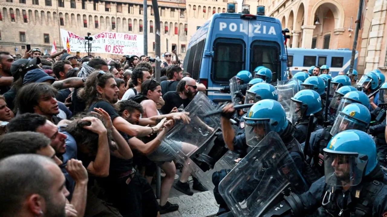 Vdes në duart e policisë gjatë arrestimit 42 vjeçari maroken  shpërthejnë protestat në Bolonja  dhjetëra efektivë të plagosur