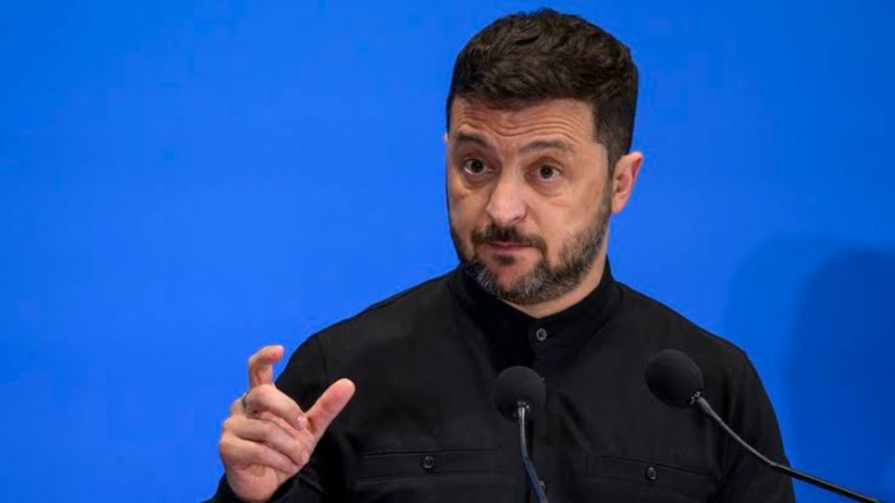Zelensky u bën thirrje qytetarëve të jenë vigjilentë  Rusia po planifikon sulm masiv