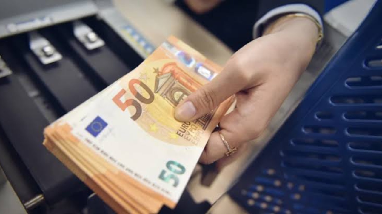 Më shumë kredi në prill  bizneset rritën kërkesat për investime  individët shtuan kursimet
