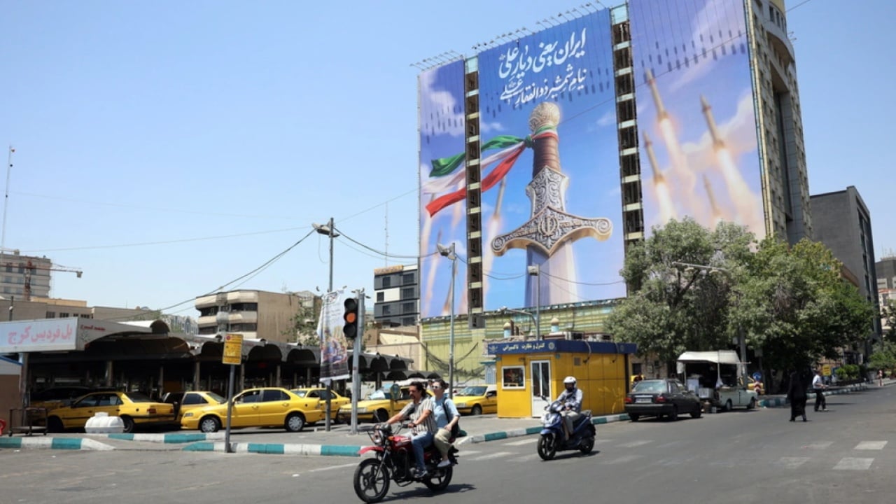 sulmet-amerikane-ndaj-infrastruktures-energjetike-ne-jug-te-iranit-autoritetet-thirrje-qytetareve-iraniane-reduktoni-konsumin-e-energjise-fikni-kondicioneret