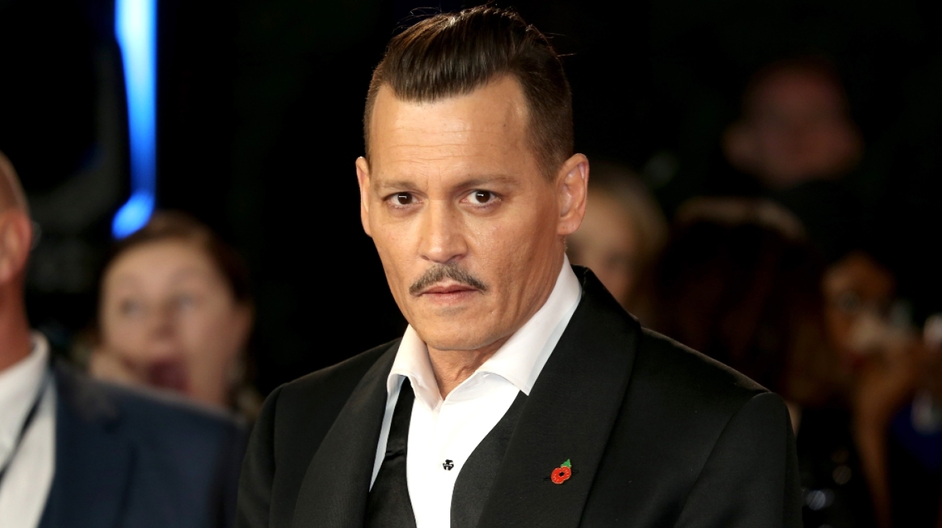 jack-depp-debuton-si-regjisor-djali-i-aktorit-te-famshem-nis-rrugetimin-e-tij-ne-kinematografi