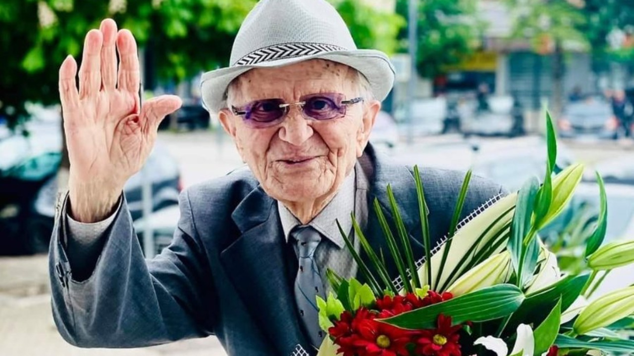 Homazhet për Koço Qendron  iu dha lamtumira e fundit artistit që u nda nga jeta një ditë më parë