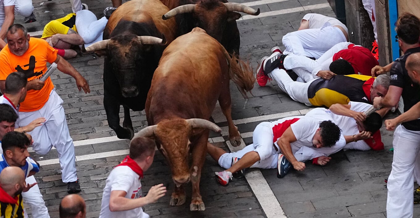 Vrapimi me dema në San Fermin të Spanjës  12 të plagosur  një në gjendje të rëndë
