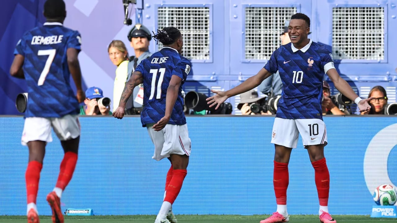 mbappé-vazhdon-te-shkruaje-historine-kalon-klosen-dhe-i-afrohet-messit-pas-dopietes-ndaj-suedise