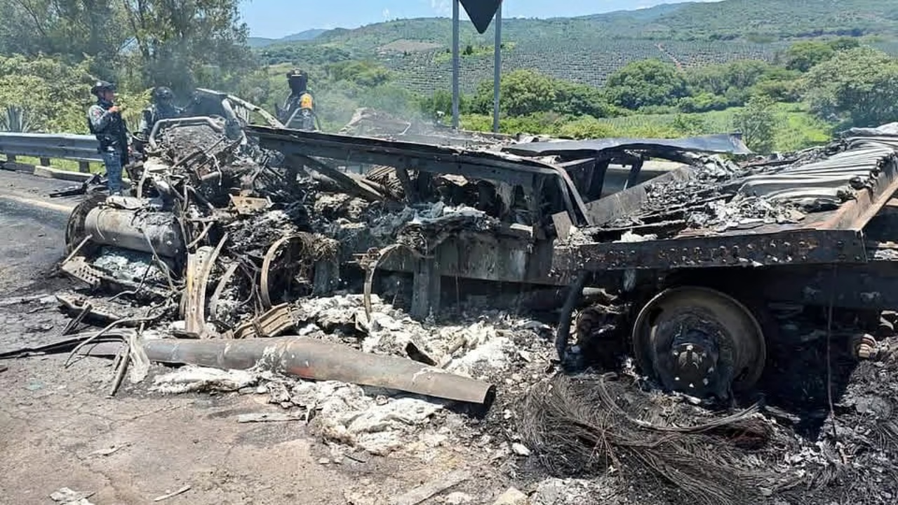 Kamioni shkakton tragjedi në Meksikë  të paktën 10 të vdekur dhe 9 të plagosur nga një aksident i rëndë zinxhir  Video 