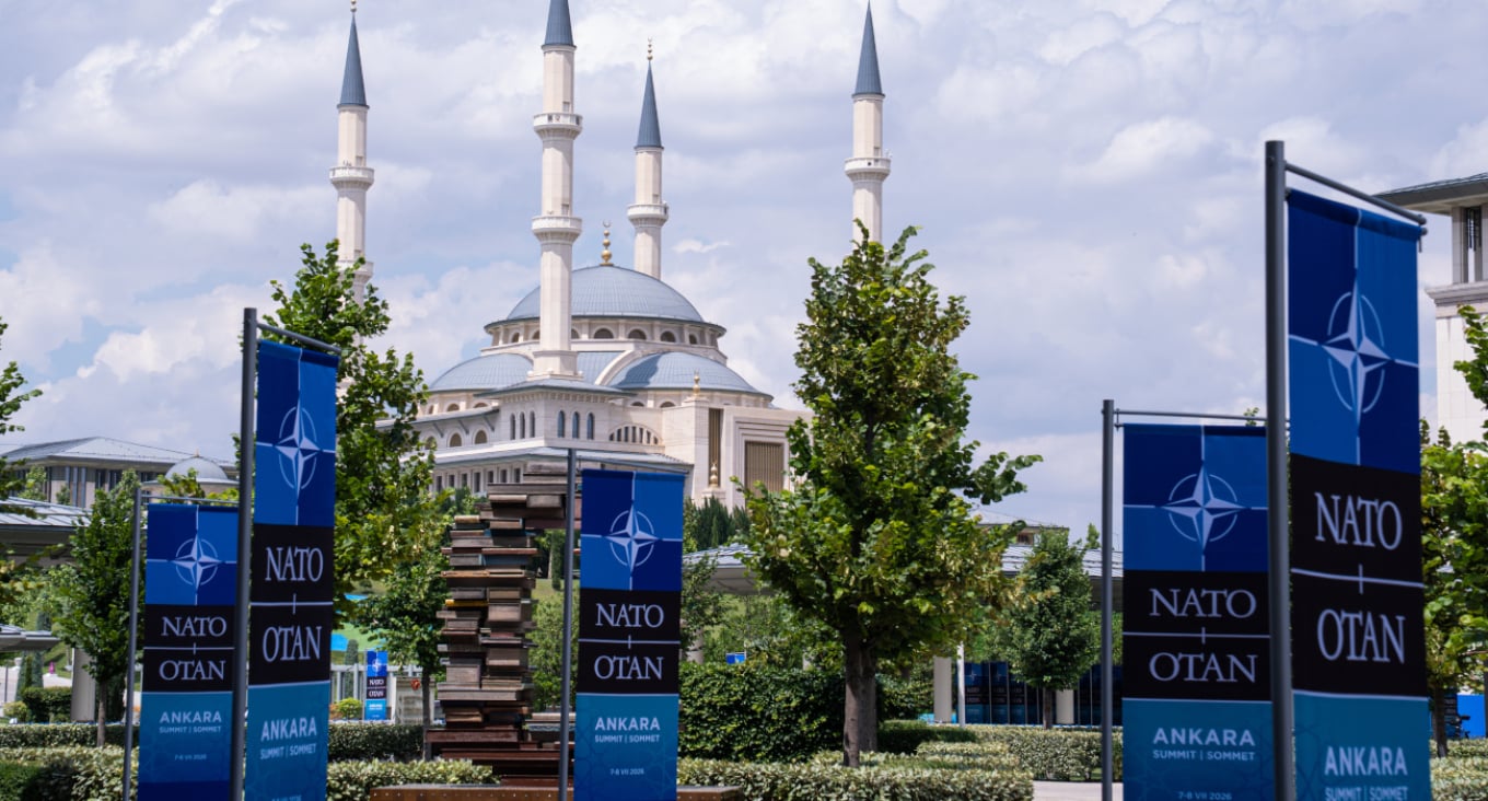 as-nje-zog-nuk-e-lene-te-fluturoje-trump-dergon-1-000-persona-ne-ankara-per-samitin-e-nato-s-masa-drakoniane-sigurie