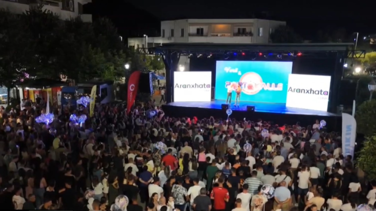 Rikthehet  Verë dhe portokalle   Spektakli më i dashur i humorit nis turin nga Librazhdi   Portokalli  vijon traditën