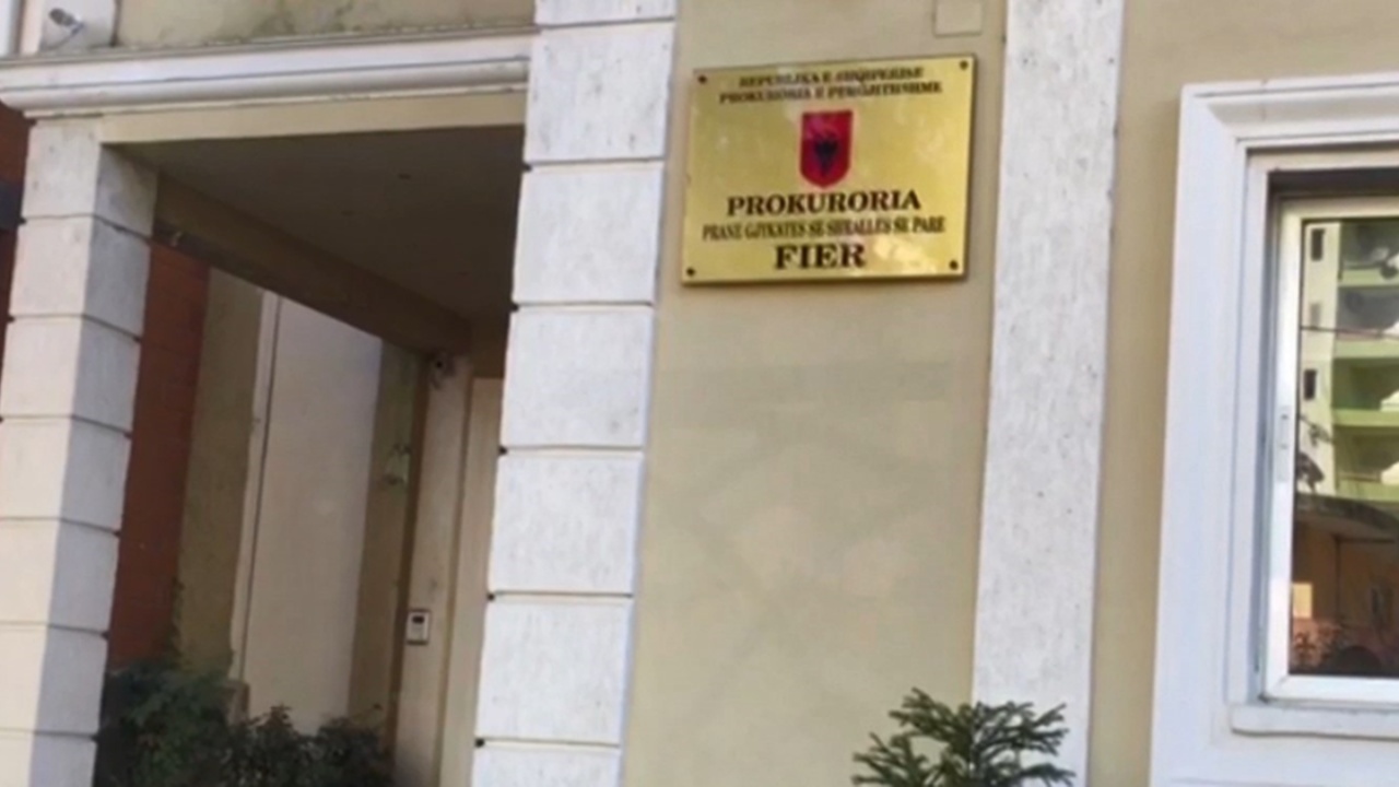 nga-makinat-luksoze-te-llogarite-bankare-apartamentet-dhe-tokat-prokuroria-e-fierit-konfiskon-1-8-mln-euro-pasuri-te-nje-shtetasi-te-fituara-nga-trafiku-i-droges