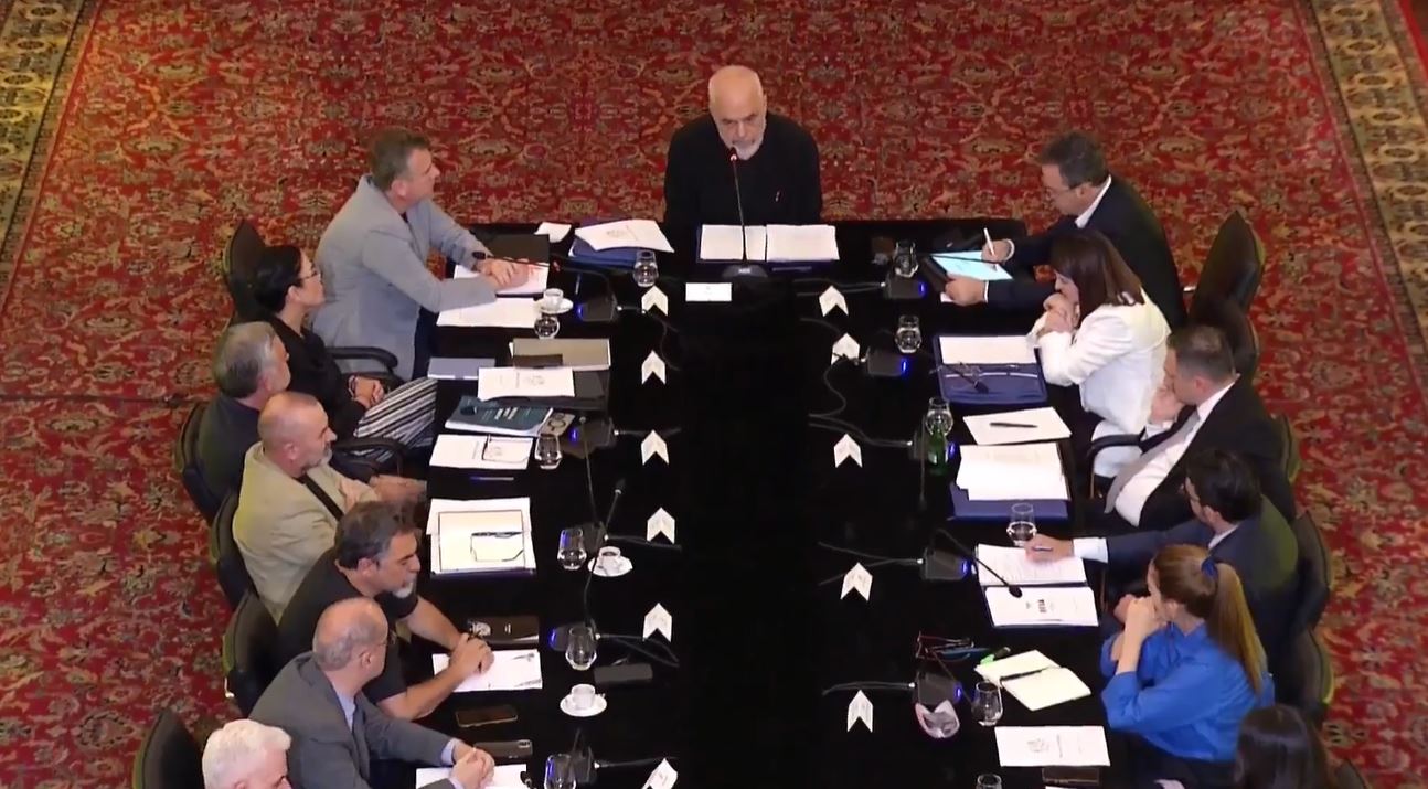  I gjithë lidershipi i partisë  nga sot e tutje duhet të jetojë me sensin e përparësisë   Rama porosi për fitimin e zgjedhjeve  Makineria jonë elektorale duhet të bëjë transformim jetik